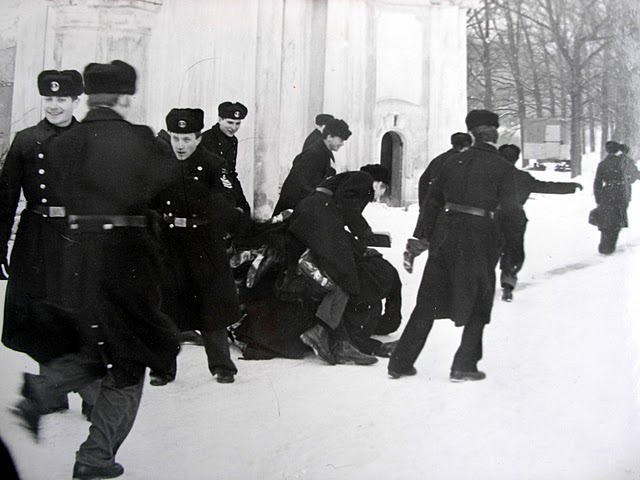 st027.jpg