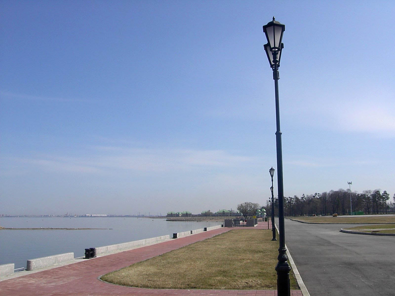 strelna_konstantinpark_u_prichala_1-05-04.jpg